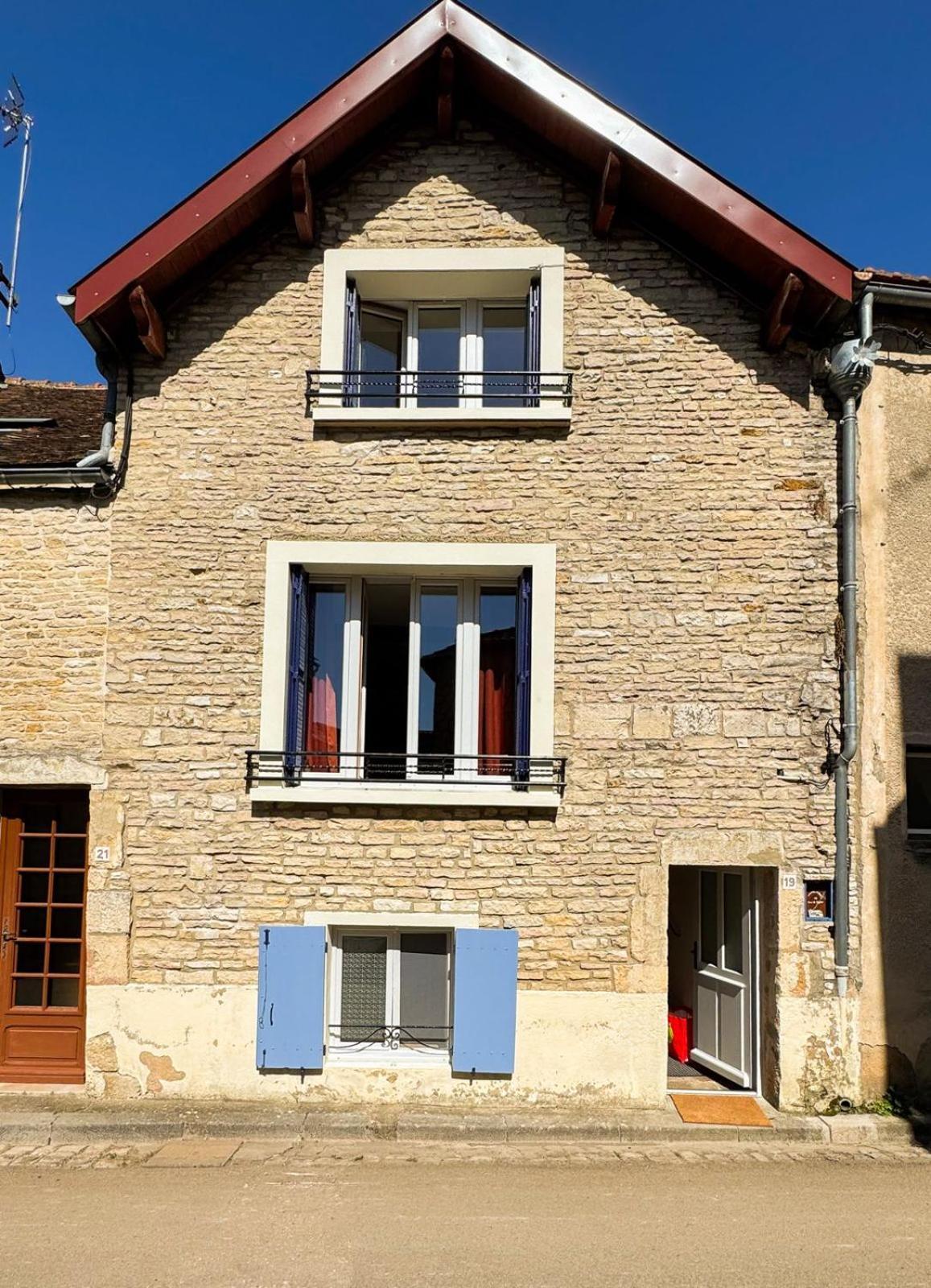 La Petite Maison Noyers-sur-Serein Exterior photo